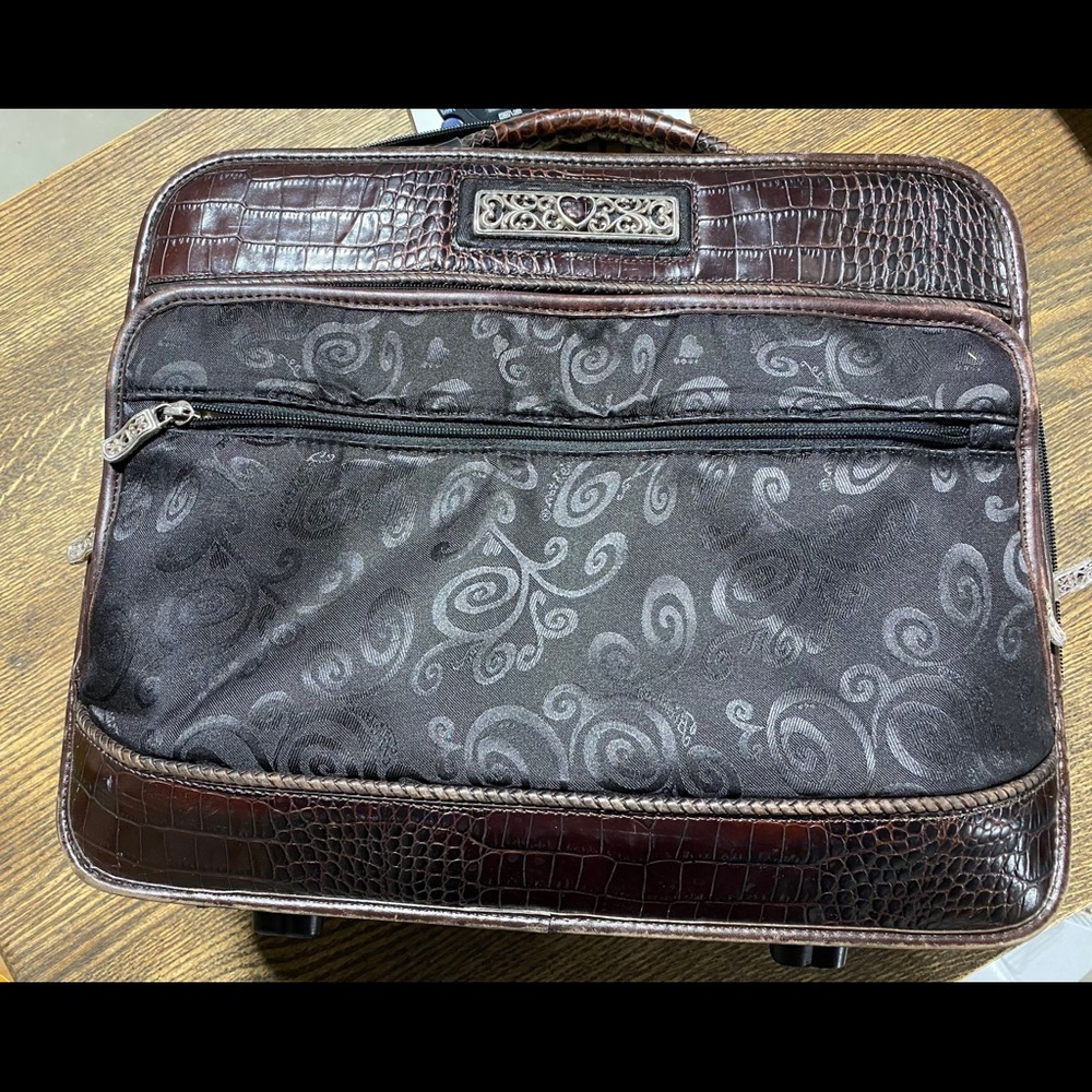 Brighton lap top bag on wheels.